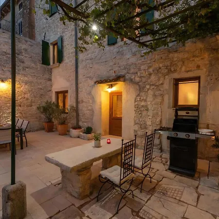Rustikale Sanvincenti Mit Eigenem Pool Holiday home