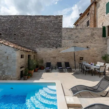 Rustikale Sanvincenti Mit Eigenem Pool Holiday home